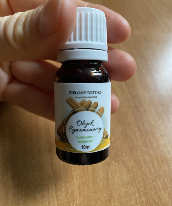 olejek-cynamonowy-rozgrzewa-na-bol-przeciwbakteryjny-przeciwgrzybiczy-zielony-detox