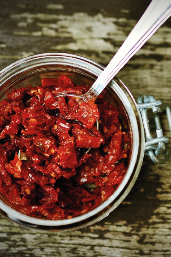 kasza jaglana z suszonymi pomidorami i słonecznikiem